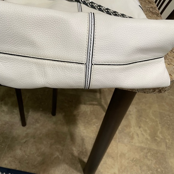 Michael Kors White Pebbled W/Black Leather Chain Large Satchel Bag - Picture 12 of 16